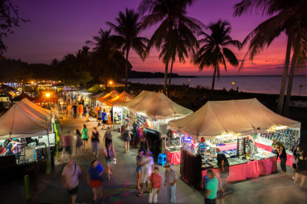 Enjoy the tropical night air at Darwin's Mindil Beach Sunset Markets every Thursday and Sunday evening between April and October. The markets have a array of stalls offering international cuisine, arts, crafts and entertainment. Their unique combination of great food and an electric atmosphere make a visit a must do.